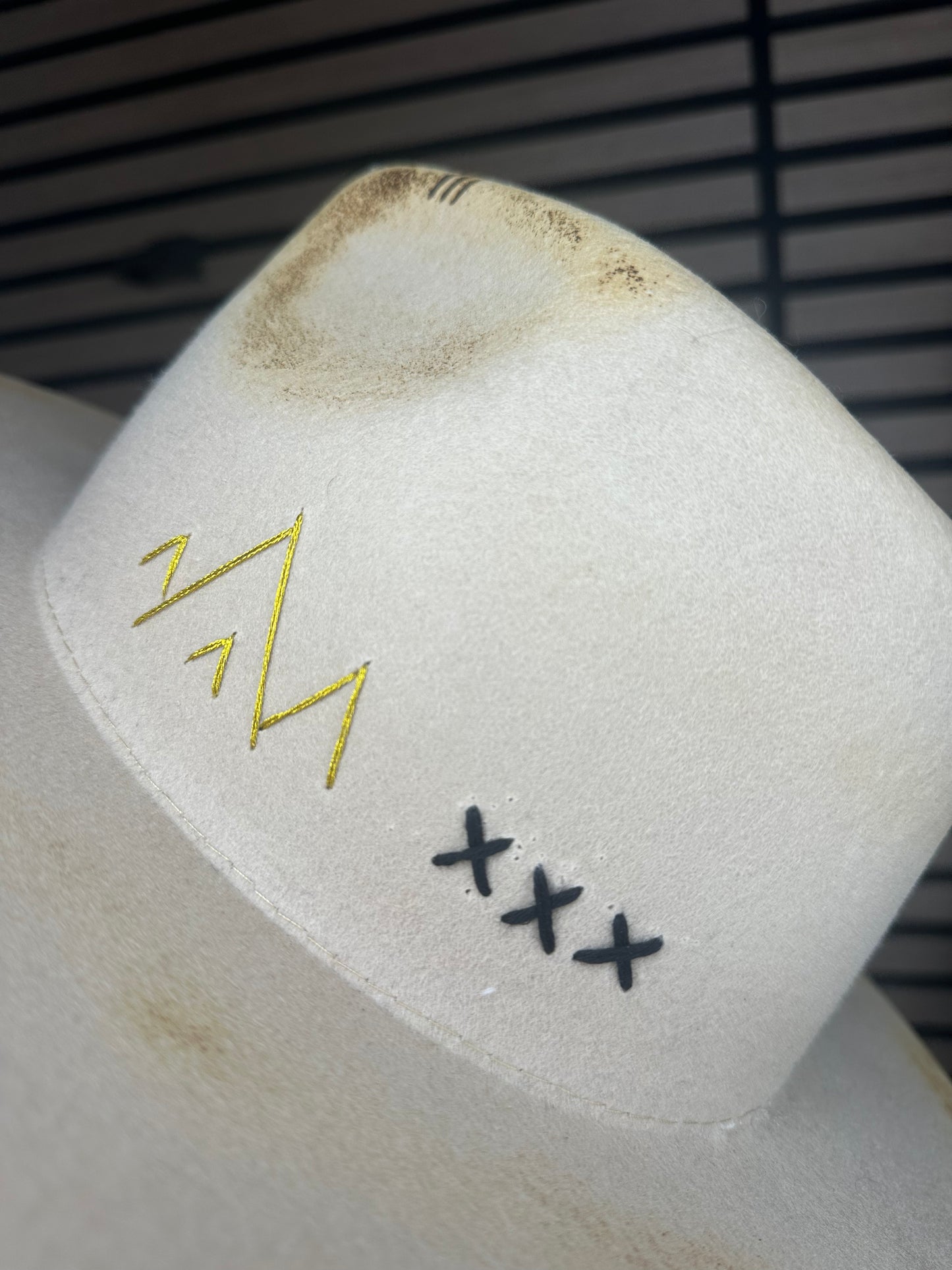 Brim Stitches (Stitching)